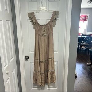 Elegant Tan Lace-Trimmed Dress Size XL